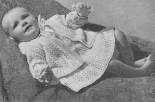 baby dress set knitting pattern from 1940s Bestway