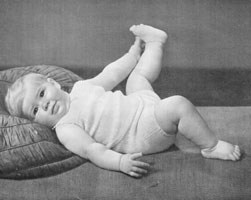 vintage baby knitting pattern for undies from 1940s