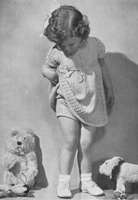 little girls dress and knickers knitting pattern from 1940s