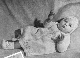 vintage knitting pattern for layette 1940s